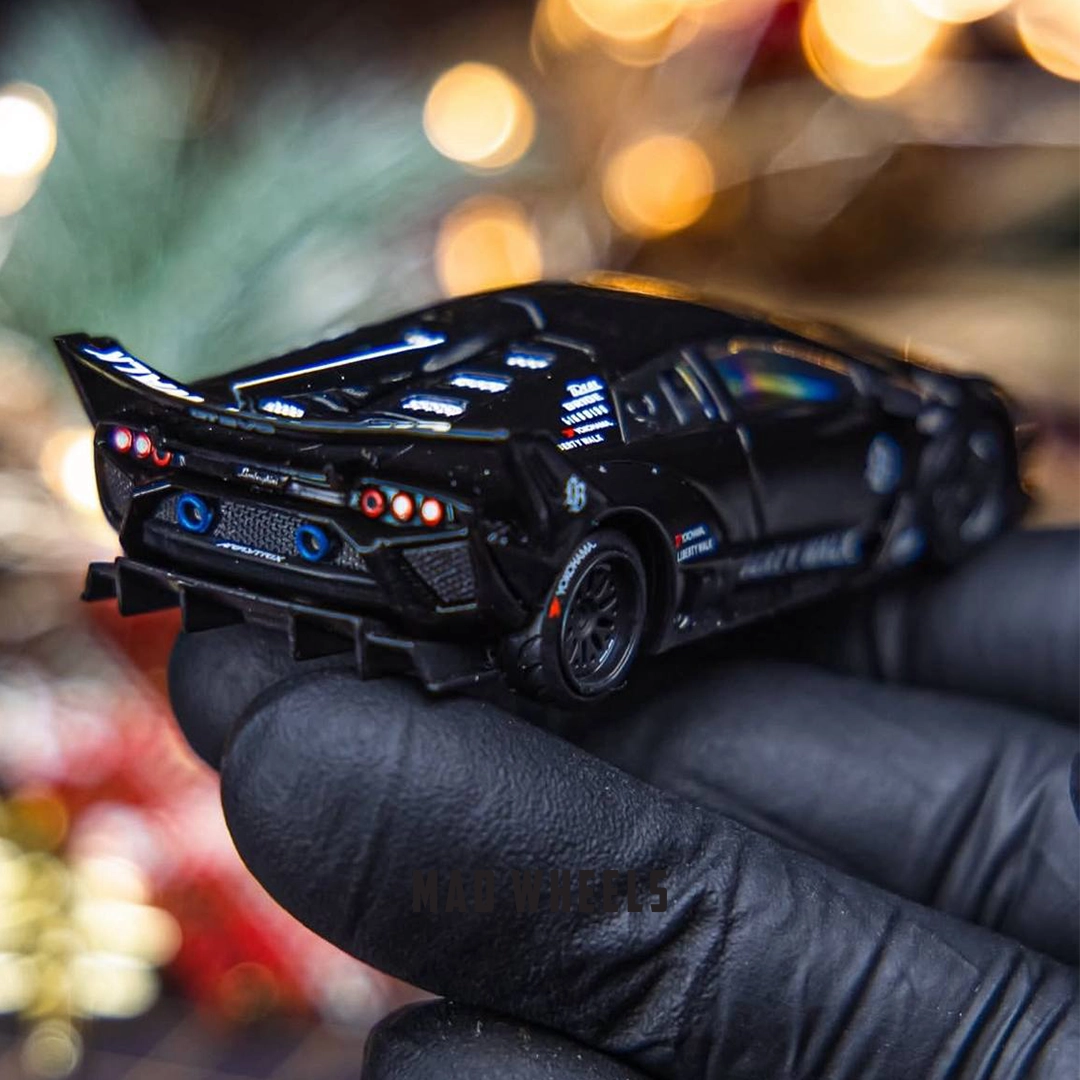 نمای پشت ماکت فلزی Murcielago LB-Works Mini GT 1:64 مشکی
