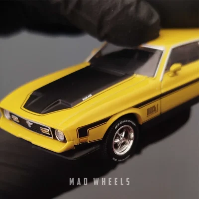 ماکت ماشین فلزی Ford Mustang Mach 1 زرد برند MINI GT مقیاس 1:64 - تصویر 3