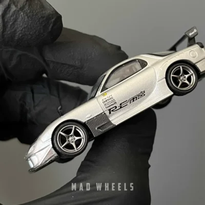 ماکت ماشین فلزی Mazda RX-7 FD3S RE Amemiya برند MINI GT مقیاس 1:64 - تصویر 4