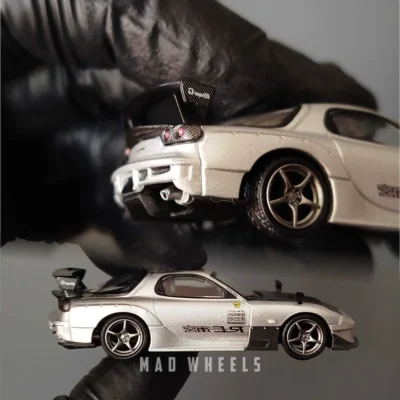 ماکت ماشین فلزی Mazda RX-7 FD3S RE Amemiya برند MINI GT مقیاس 1:64 - تصویر 6