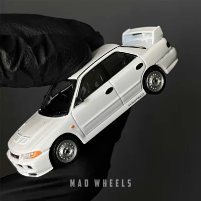 ماکت ماشین فلزی Mitsubishi Lancer RS Evolution III برند Tarmac Works مقیاس 1:64 - تصویر 6