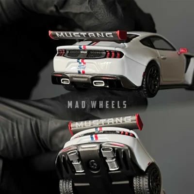 ماکت ماشین فلزی فورد موستانگ GTD برند MINI GT نسخه Spirit of America | مقیاس 1:64 - تصویر 4