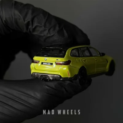 ماکت ماشین فلزی بی ام و M3 تورینگ M Performance | MINI GT 1102 BMW M3 Touring | رنگ Sao Paulo Yellow | مقیاس 1:64 - تصویر 4