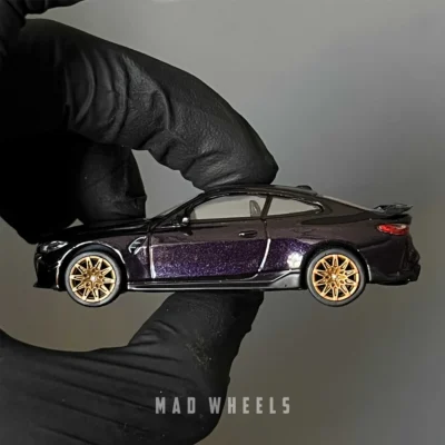 ماکت ماشین فلزی بی‌ام‌و M4 (نسخه M-Performance) | MINI GT 1112 BMW M4 | رنگ خاص Daytona Violet | مقیاس ۱:۶۴ - تصویر 4
