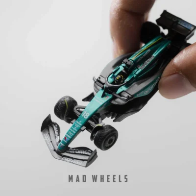 ماکت ماشین فرمول یک Aston Martin AMR24 #18 راننده Lance Stroll مسابقه Canadian GP 2024 برند MINI GT مقیاس 1:64 - تصویر 3