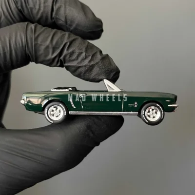 ماکت ماشین فلزی Ford Mustang Convertible 1964 برند MINI GT مقیاس 1:64 - تصویر 6