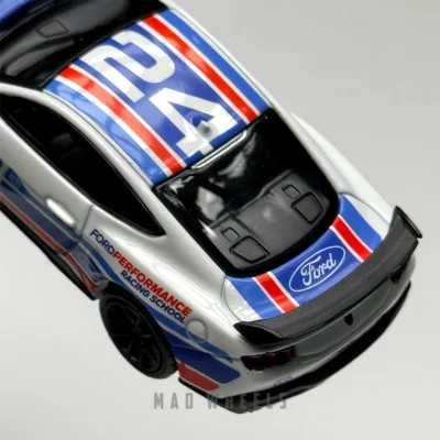 ماکت ماشین فلزی فورد موستانگ دارک هورس مسابقه‌ای شماره ۲۴ | Ford Mustang Dark Horse #24 | MINI GT 1172 | مقیاس 1:64 - Image 5