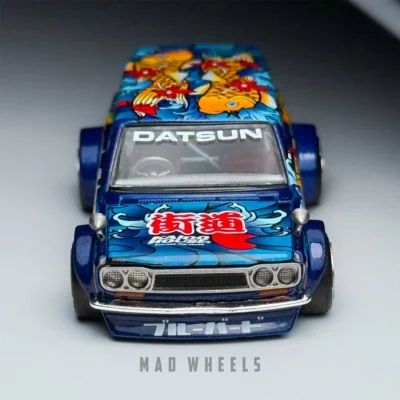 ماکت ماشین داتسون 510 واگن Datsun 510 Wagon برند Kaido House x MINI GT نسخه Koi Wagon V1 | مقیاس ۱:۶۴ - Image 3