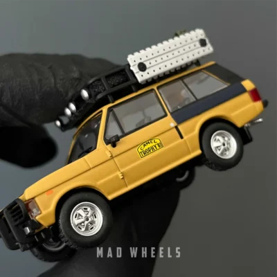 ماکت ماشین رنج روور کمل کلاسیک Range Rover Classic برند MINI GT نسخه Camel Trophy 1981 | مقیاس ۱:۶۴ - Image 2