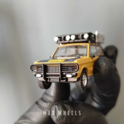 ماکت ماشین رنج روور کمل کلاسیک Range Rover Classic برند MINI GT نسخه Camel Trophy 1981 | مقیاس ۱:۶۴ - Image 3