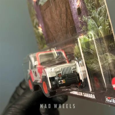 ماکت ماشین فلزی جیپ رنگلر (Jeep Wrangler) هات ویلز پرمیوم سری Jurassic Park نسخه '92 Sahara | مقیاس ۱:۶۴ - Image 5